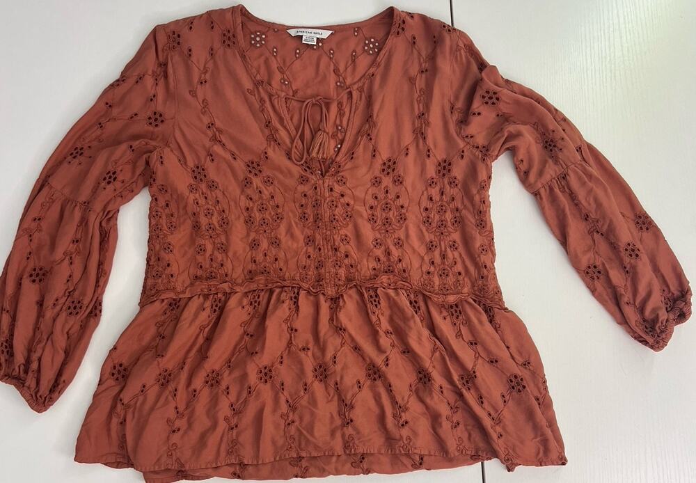 American Eagle Women’s Salmon Eyelet Embroidered Peplum Blouse Boho Top Sz Small